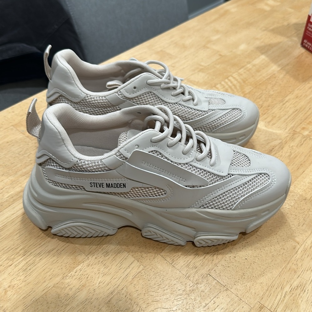 Steve Madden Possession Sneakers in Bone